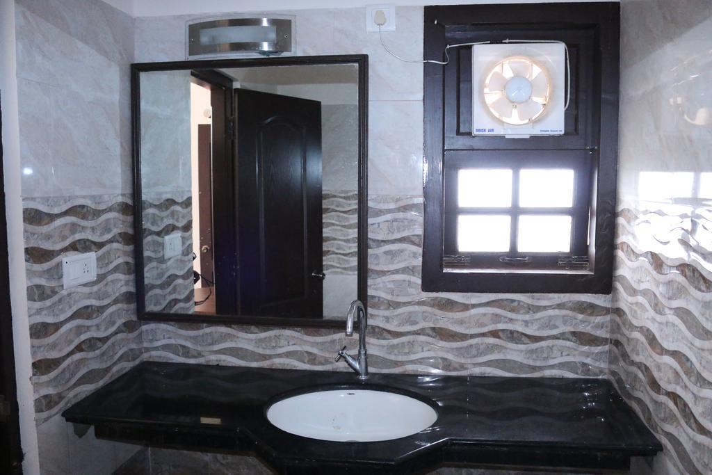 Adhithya Holidays Kodaikanal Room photo