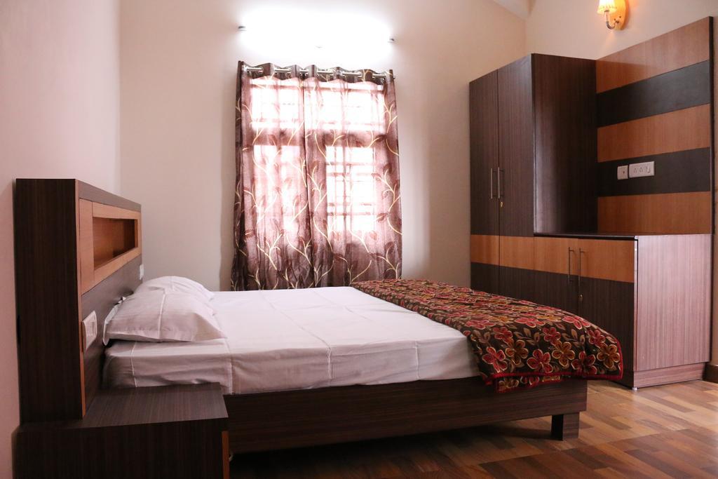 Adhithya Holidays Kodaikanal Room photo